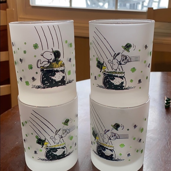 Peanuts set 4 st patricks day juice glasses - Picture 2 of 2